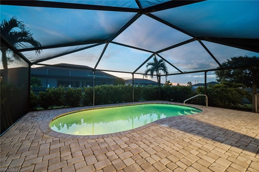 Image 2 of property listing at 2702 NE 1st AVE, Cape Coral, FL 33909