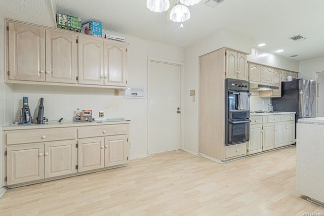 6706 Madeleine, San Antonio, TX 78229