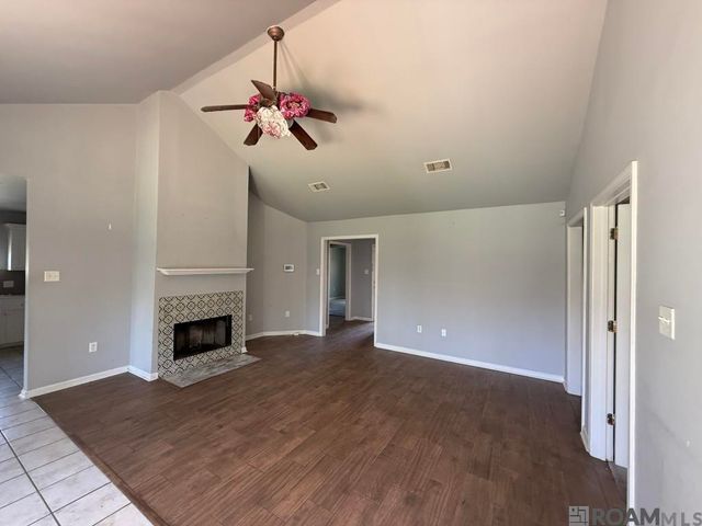 15253 E Bayou Dr, Prairieville, LA 70769