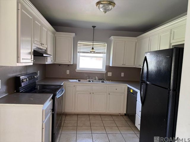 15253 E Bayou Dr, Prairieville, LA 70769