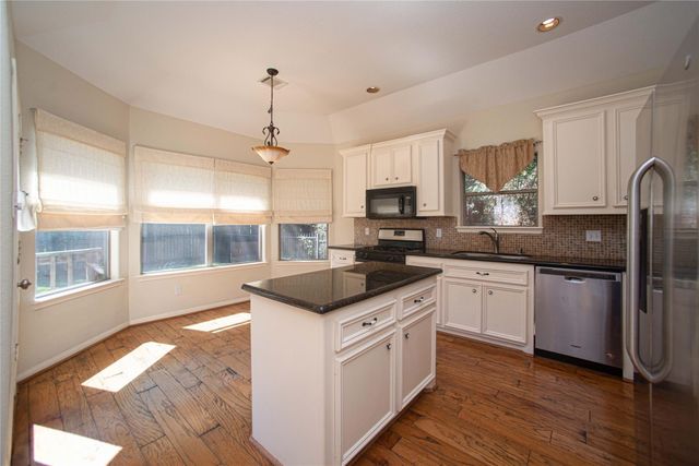 93 Wick Willow Drive, Montgomery, TX 77356