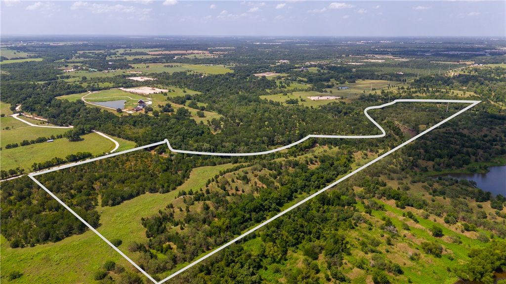 000 Leonard, Bryan, TX 77807 — photo 2