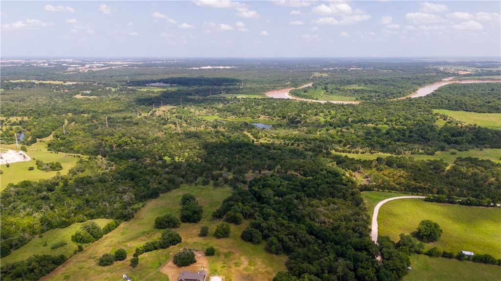 000 Leonard, Bryan, TX 77807 — photo 5