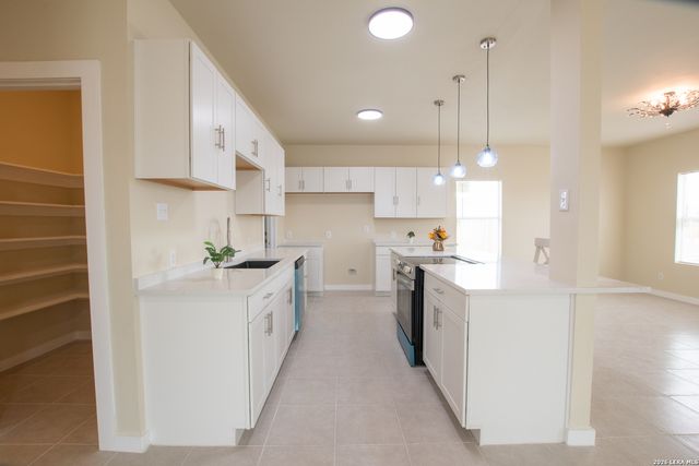 2621 pahmeyer, New Braunfels, TX 78130