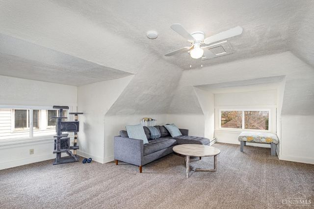 963 Oakland Avenue, Cincinnati, OH 45205