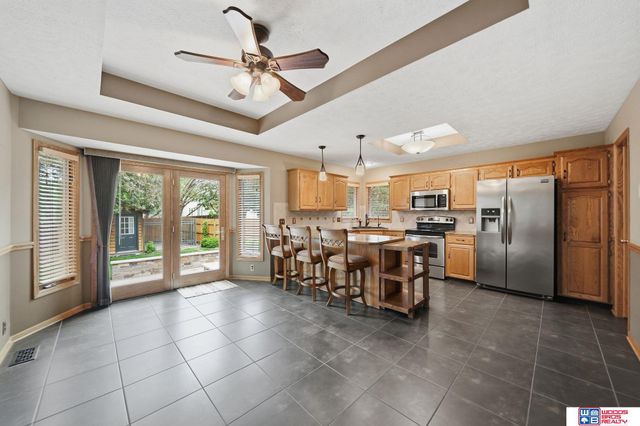 21780 Ponderosa Drive, Gretna, NE 68028