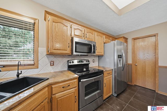 21780 Ponderosa Drive, Gretna, NE 68028
