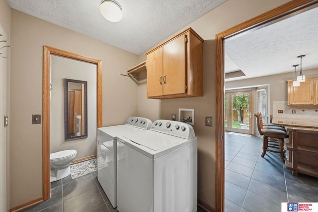 21780 Ponderosa Drive, Gretna, NE 68028