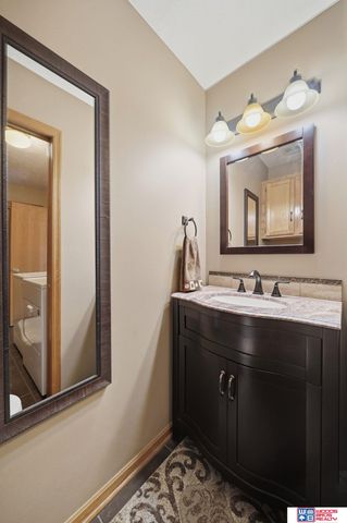 21780 Ponderosa Drive, Gretna, NE 68028
