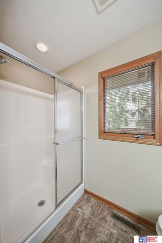 21780 Ponderosa Drive, Gretna, NE 68028
