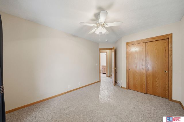 21780 Ponderosa Drive, Gretna, NE 68028