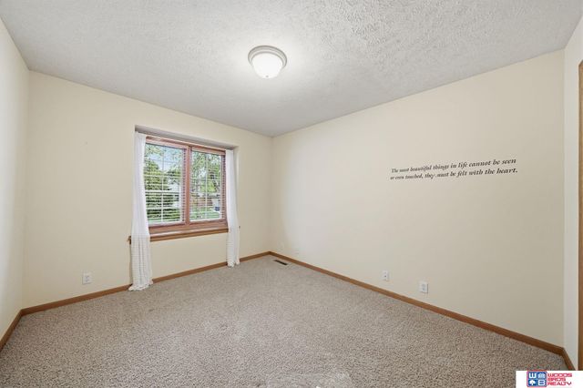 21780 Ponderosa Drive, Gretna, NE 68028