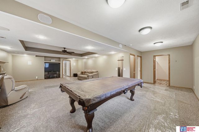 21780 Ponderosa Drive, Gretna, NE 68028