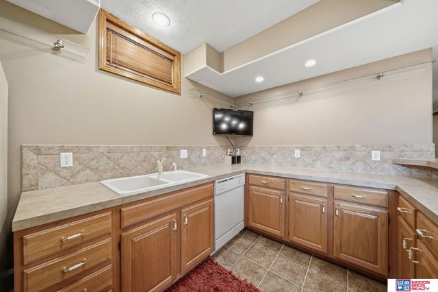 21780 Ponderosa Drive, Gretna, NE 68028