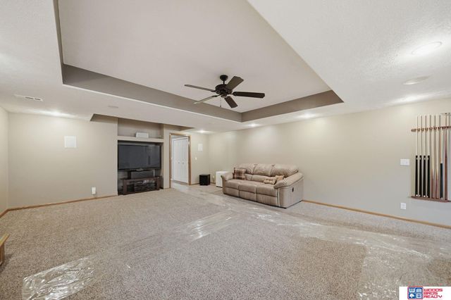 21780 Ponderosa Drive, Gretna, NE 68028