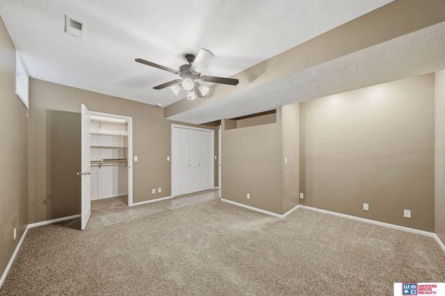 21780 Ponderosa Drive, Gretna, NE 68028