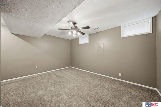 21780 Ponderosa Drive, Gretna, NE 68028