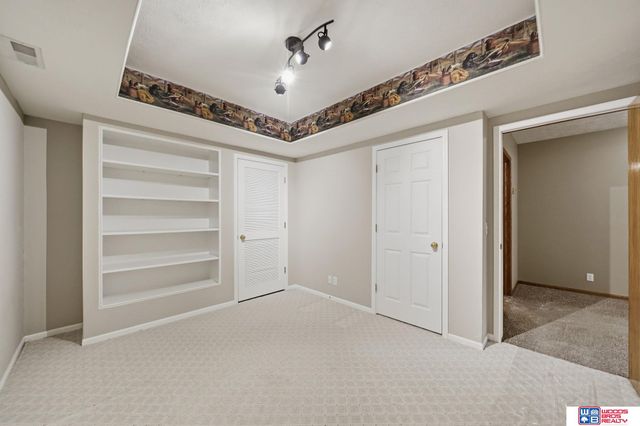 21780 Ponderosa Drive, Gretna, NE 68028