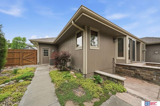21780 Ponderosa Drive, Gretna, NE 68028
