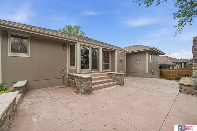 21780 Ponderosa Drive, Gretna, NE 68028