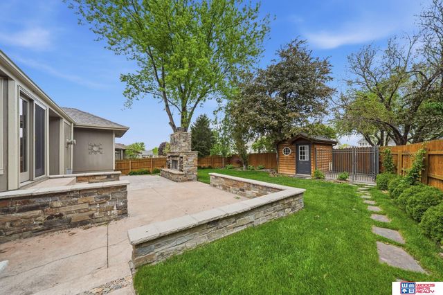 21780 Ponderosa Drive, Gretna, NE 68028