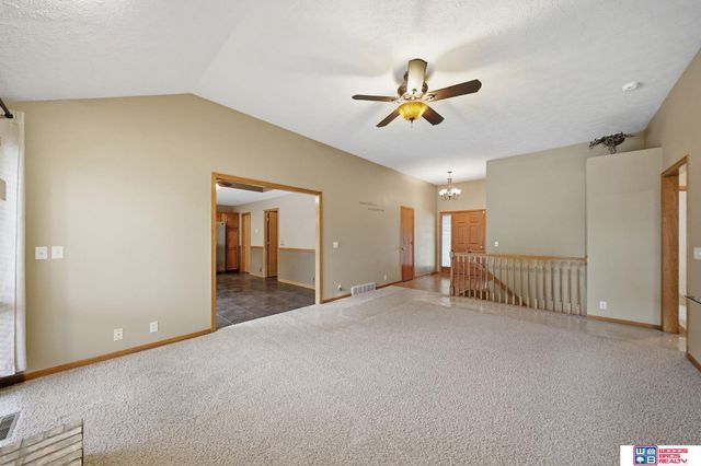 21780 Ponderosa Drive, Gretna, NE 68028
