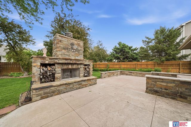 21780 Ponderosa Drive, Gretna, NE 68028