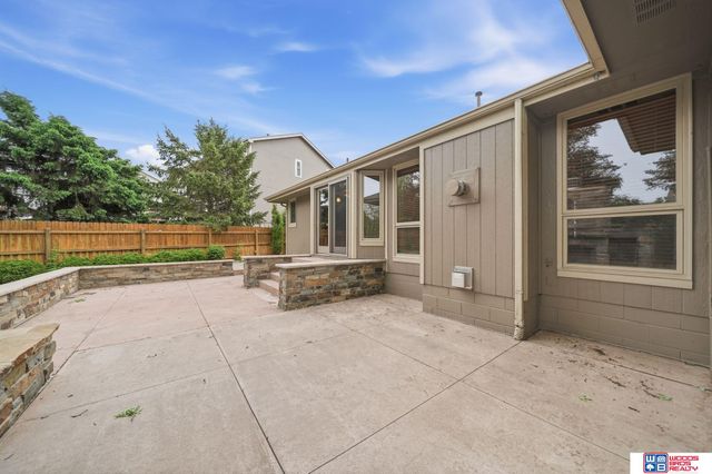 21780 Ponderosa Drive, Gretna, NE 68028