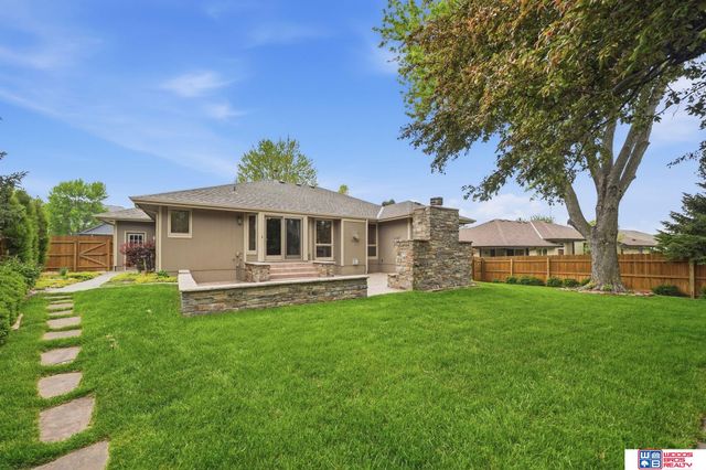 21780 Ponderosa Drive, Gretna, NE 68028