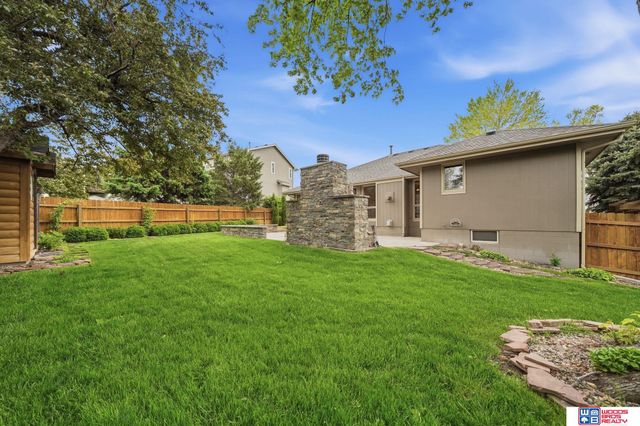 21780 Ponderosa Drive, Gretna, NE 68028