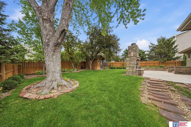 21780 Ponderosa Drive, Gretna, NE 68028