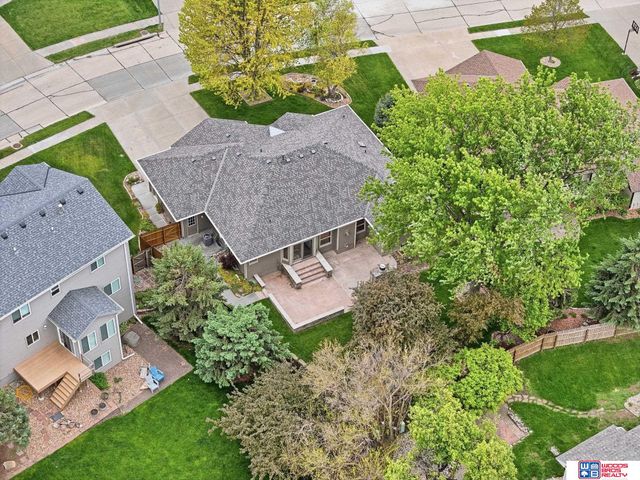 21780 Ponderosa Drive, Gretna, NE 68028