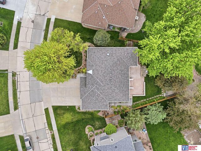 21780 Ponderosa Drive, Gretna, NE 68028