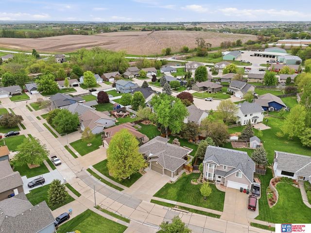 21780 Ponderosa Drive, Gretna, NE 68028