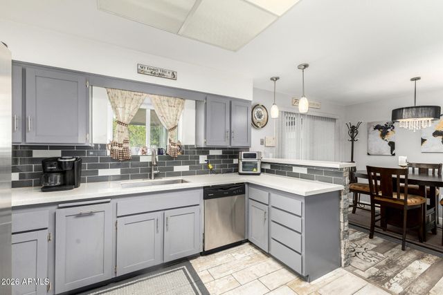 10212 W ROYAL OAK Road, Sun City, AZ 85351