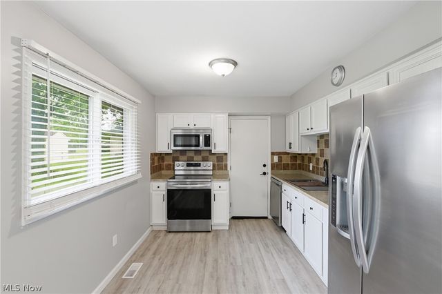 8139 Yorkshire Drive, Mentor, OH 44060