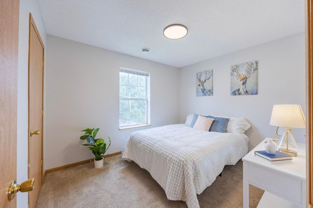 1512 Albemarle Street, Saint Paul, MN 55117