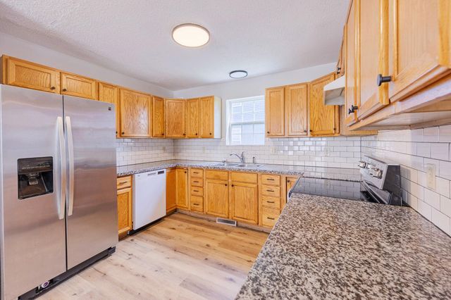 1512 Albemarle Street, Saint Paul, MN 55117