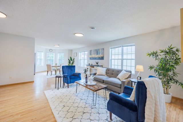 1512 Albemarle Street, Saint Paul, MN 55117