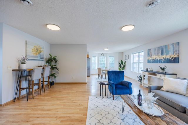 1512 Albemarle Street, Saint Paul, MN 55117