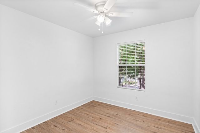 407 Stephen St, Kerrville, TX 78028