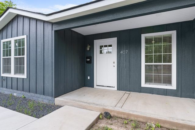407 Stephen St, Kerrville, TX 78028