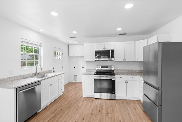 407 Stephen St, Kerrville, TX 78028