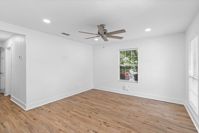 407 Stephen St, Kerrville, TX 78028