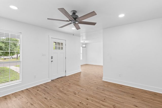 407 Stephen St, Kerrville, TX 78028