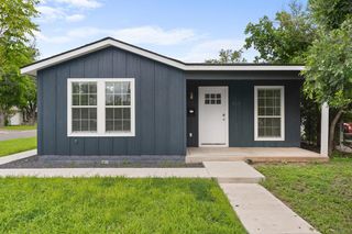 407 Stephen St, Kerrville, TX 78028