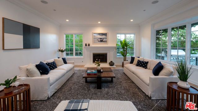 3686 Benedict Canyon Lane, Sherman Oaks, CA 91423