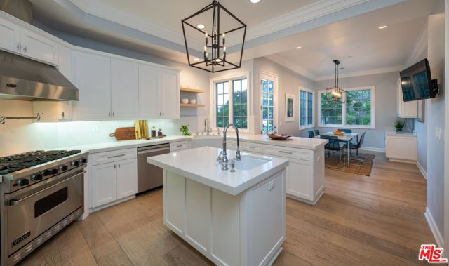 3686 Benedict Canyon Lane, Sherman Oaks, CA 91423