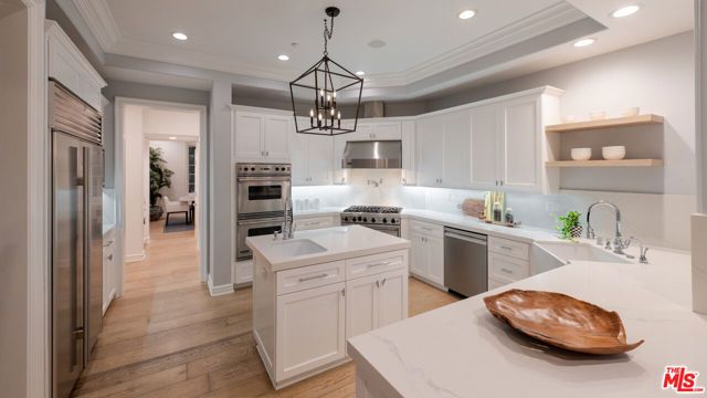 3686 Benedict Canyon Lane, Sherman Oaks, CA 91423