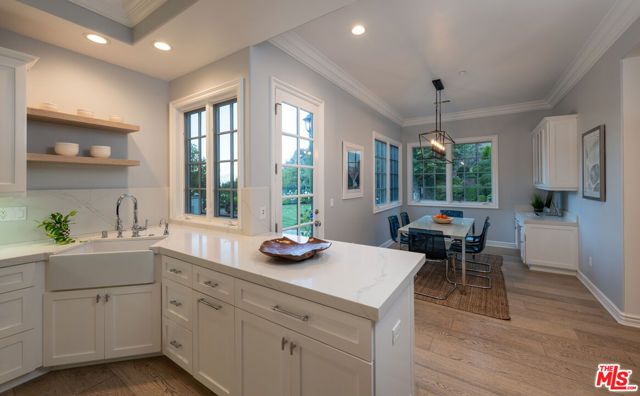 3686 Benedict Canyon Lane, Sherman Oaks, CA 91423